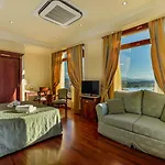 Panorama Hotel 4*